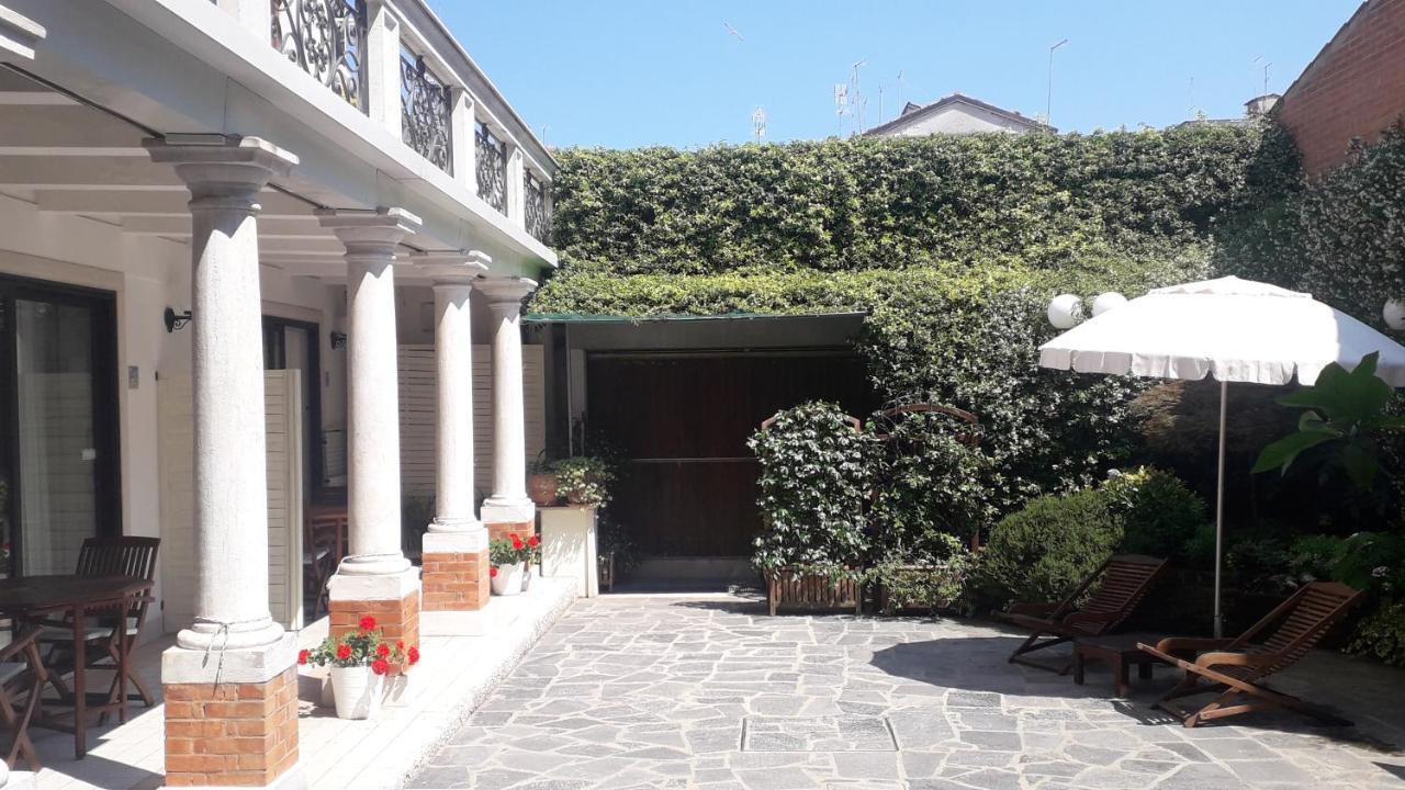 Bed and Breakfast Casa Di Carlo Goldoni - Dimora Storica à Chioggia Extérieur photo